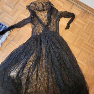 Elegant Black Lace Prom Dress with Sheer Long Sleeves